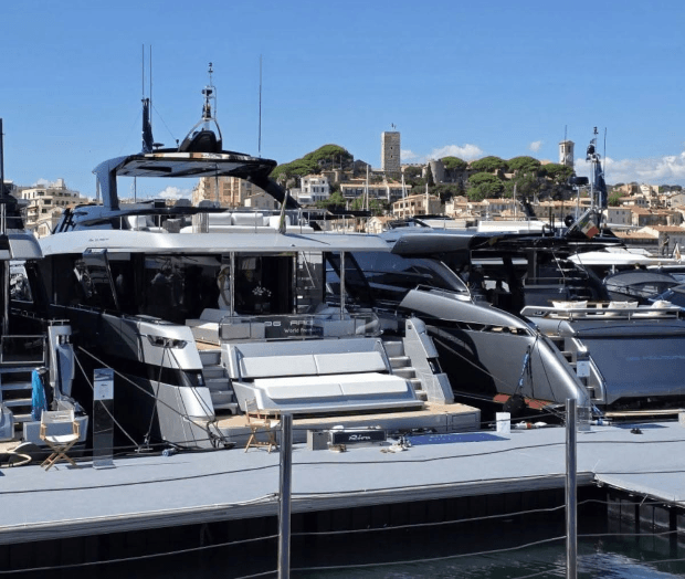 ium yacht program
